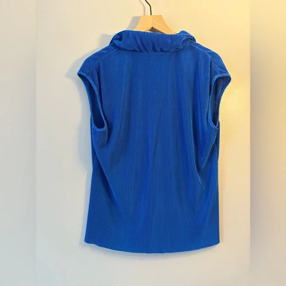 Cyrus Blue Ribbed Sleeveless Button-Front Blouse - Picture 3 of 5